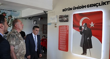 Jandarmadan köy okuluna Atatürk köşesi