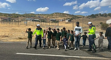 Jandarmadan öğrencilere trafik eğitimi