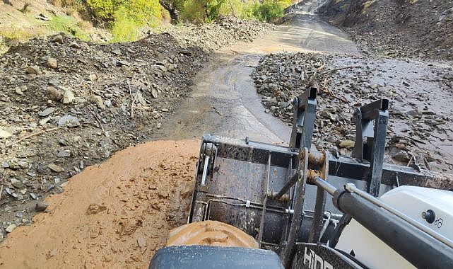 Kapanan köy yolları ulaşıma açıldı