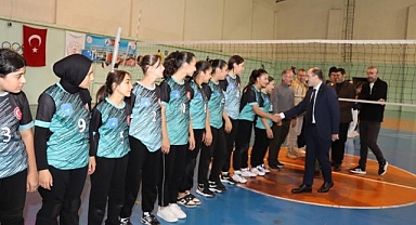 Mehmet Akif Ortaokulu şampiyon oldu