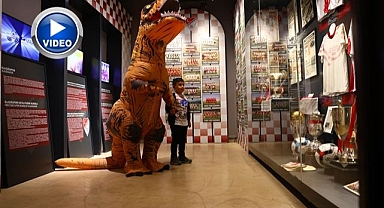 Müze ziyaretçilerini dinozor şaşkınlığı