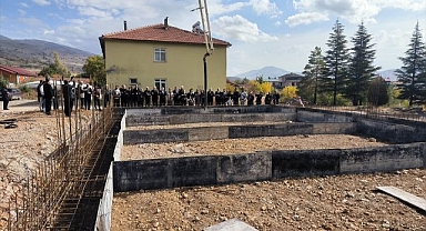 O mahalleye yapılacak caminin temeli atıldı