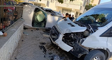 Okul servisi ile otomobil çarpıştı: 5'i öğrenci 7 yaralı