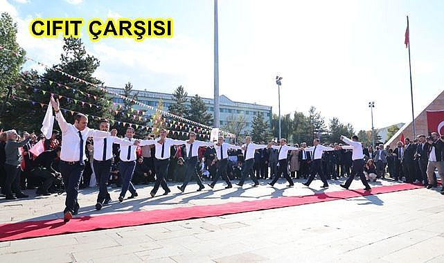 Onlar bar tuttu, herkes onlara tutuldu