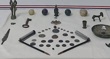 Onlarca tarihi eser ele geçirildi