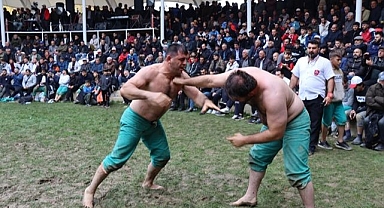 Pehlivanlar er meydanında buluştu