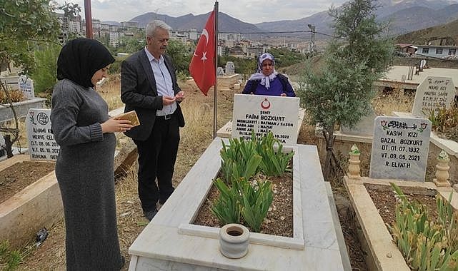 Pençe kilit şehitleri kabirleri başında anıldı
