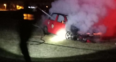 Seyir halindeki otomobil alevlere teslim oldu