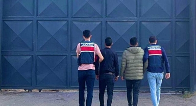 Silah kaçakçıları suçüstü yakalandı