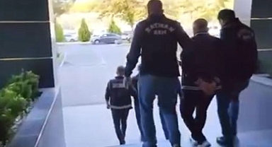 Silah kaçakçısı suçüstü yakalandı