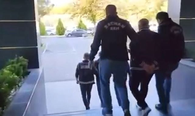 Silah kaçakçısı suçüstü yakalandı