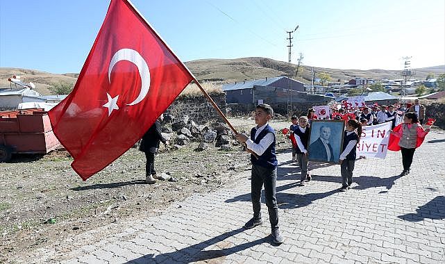 Sınır köyünde yürekleri ısıtan Cumhuriyet coşkusu