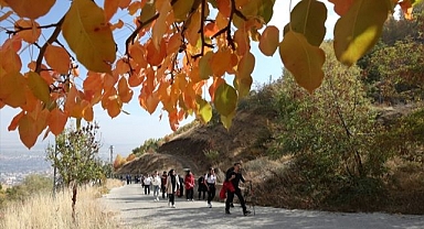 Sonbaharda doğal güzellikleri keşfediyorlar