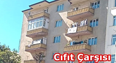 Tekkeyi bekleyen çorbayı içer Apartmanı!