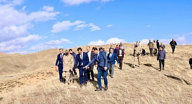 Vali 387 askerin şehit düştüğü bölgede