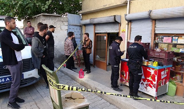 Yaşadığı bakkalda ölü bulundu!