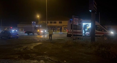 Yolcu otobüsü ile otomobil birbirine girdi!