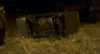 Yoldan çıkarak takla attı!