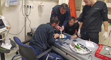 Yüzük parmağına sıkıştı, itfaiye seferber oldu