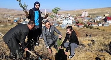 300 fidanı toprakla buluşturdular