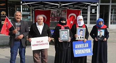 Aileler evlat nöbetini sürdürdü