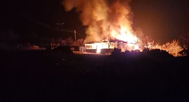 Alevler geceyi aydınlattı! Yürekler ağza geldi...