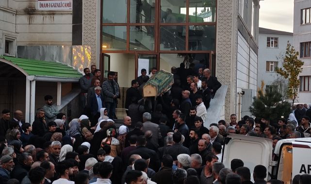 Anne ve bebeği toprağa verildi