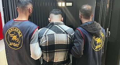 Aranan şahıslar jandarmadan kaçamadı!