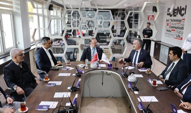 Atatürk Üniversitesinde dijital bilgi üretim seferberliği