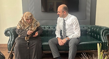 Azmiyle herkese örnek oldu! 88 yaşında okuma yazma öğrendi