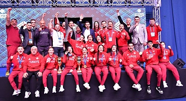 Boks Şampiyonası'nda millilerden tarihi zafer   