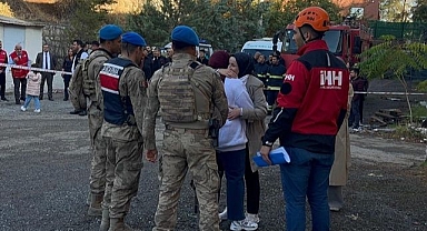 Böylesi ne görüldü ne duyuldu: Sarılıp korkuyla ağladılar!