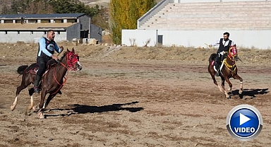 Cirit sahasında dostluk adına mücadele 