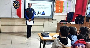 Çocuk polisi öğrencileri bilgilendirdi