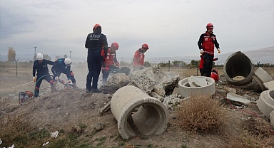 Deprem tatbikatı gerçeğini aratmadı