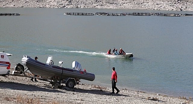 Düştükleri barajdan cansız bedenleri çıkarıldı!