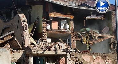 Erzurum'da doğalgaz patlaması: 2 ev çöktü, yaralılar var