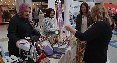 Erzurum'da şiddete karşı farkındalık! '25 Kadın, 25 Hikaye'