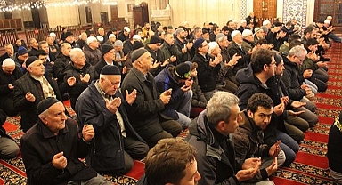 Erzurum'da vefat eden öğretmenleri unutmadılar