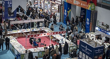 Erzurum Kitap Fuarı'nda son gün yoğunluğu