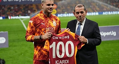 Galatasaray'da 100. maçına çıkan Mauro Icardi'ye plaket verildi