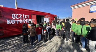 Gezici kütüphane her kesimi kitapla buluşturuyor
