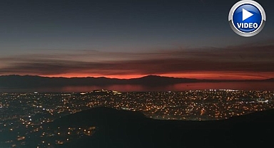 Gökyüzü kızıla boyandı, manzara nefes kesti!