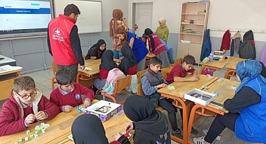 Gönüllüler öğrencilerle buluştu