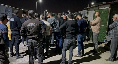 İki grup arasında tekme ve yumruklar konuştu