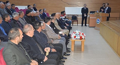 İspir Kaymakamı muhtarları dinledi