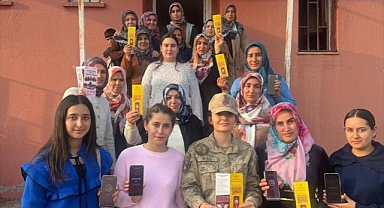 Jandarma ekipleri KADES uygulamasını tanıttı