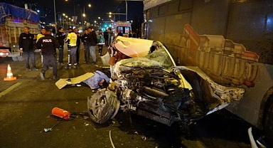 Kontrolden çıkan otomobil dehşet saçtı!