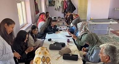 Köy okulunu yaşam merkezine çevirdiler