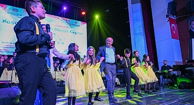 Küçük kalplerden büyük ezgiler   